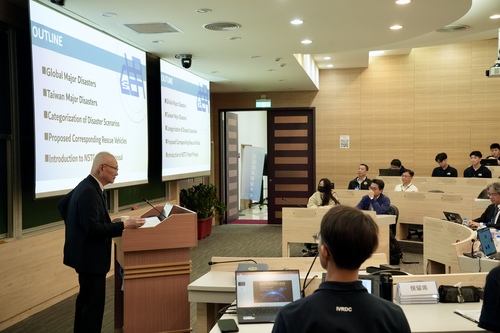 Jung-Ho Cheng, Chair Professor & Director, Intelligent Vehicle Research and Development Center, MCUT(Open new window/jpg file)Image